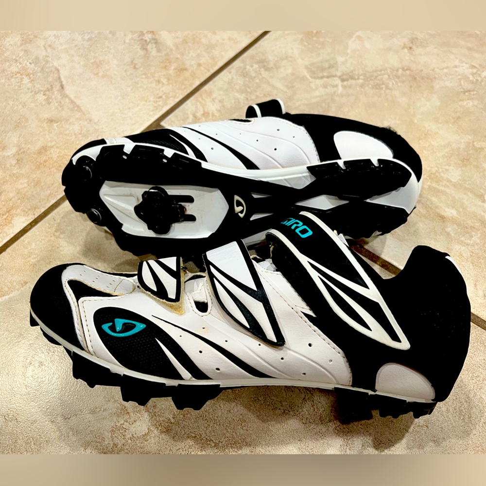 Giro spin sneakers size 8.5